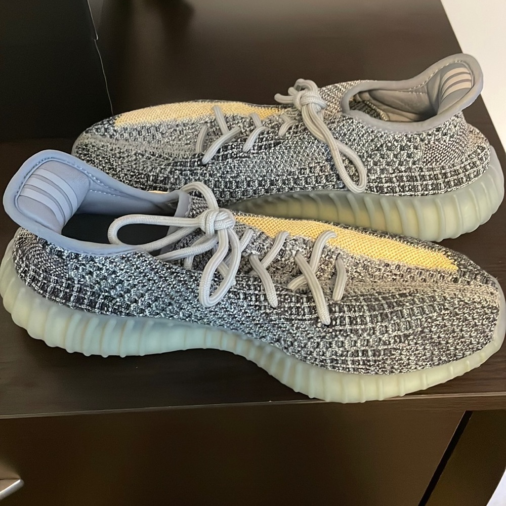 Yeezy Boost 350 V2
